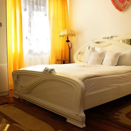 Hotel Confort Drochia Bagian luar foto