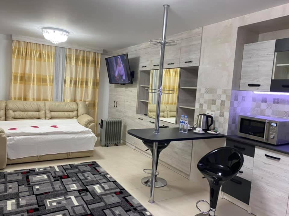 Hotel Confort Drochia Bagian luar foto