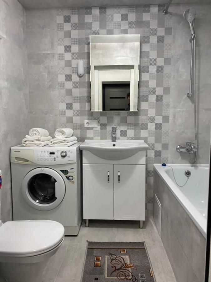 Hotel Confort Drochia Bagian luar foto