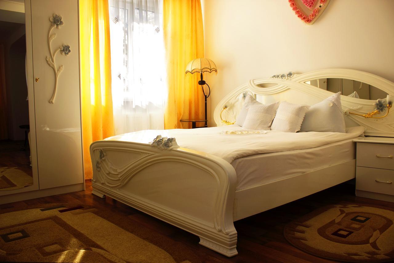 Hotel Confort Drochia Bagian luar foto
