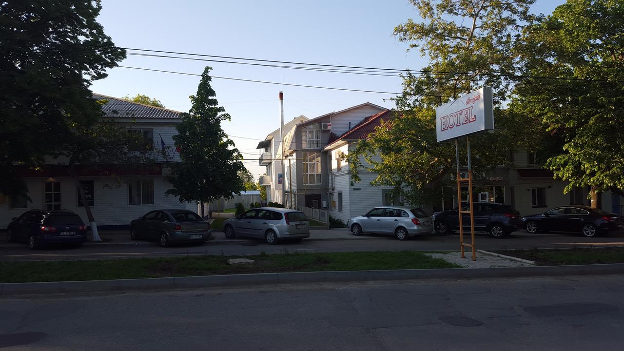 Hotel Confort Drochia Bagian luar foto