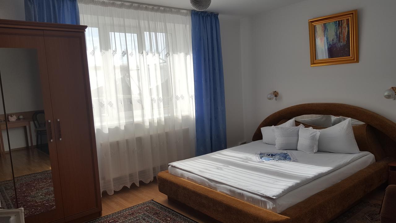Hotel Confort Drochia Bagian luar foto